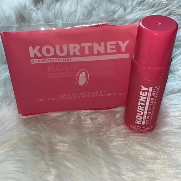 🆕 Kourtney By Kourtney Kellar Instant Self-Tan Hyaluronic Acid Mousse and Mitt - Picture 1 of 10